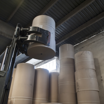 The translation of "Papierfabrik Lagerung" is "Paper Factory Storage.