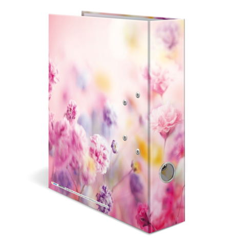 Ein Ordner mit einem bunten Blumenmuster in Rosa- und Lilatönen, der auf einer weißen Fläche steht.