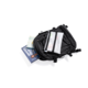 Schwarzer Rucksack mit geöffnetem Reißverschluss, darin ein durchsichtiger Beutel, Schreibutensilien und ein Notizbuch.