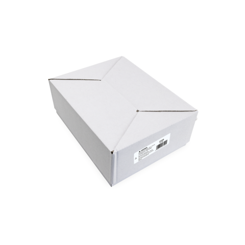 Weiße, quadratische Verpackung mit abgerundeten Ecken und einem Etikett auf der Seite.