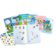 Eine Sammlung von Stickeralben und Aufklebern, darunter verschiedene Designs mit Tieren, Blumen und bunten Motiven.