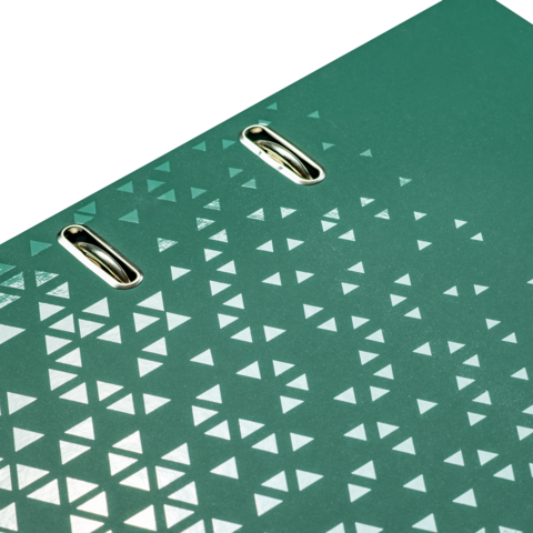 Grüner Ordner mit silbernem, geometrischem Muster aus Dreiecken und zwei Lochungen für die Bindung.