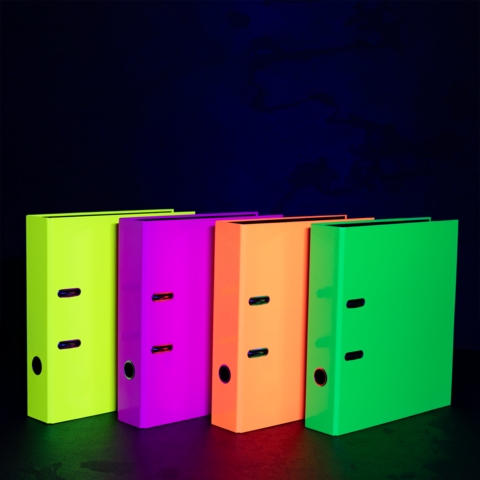 Four colorful binders in neon colors (green, purple, orange, yellow) are lined up next to each other against a dark background.