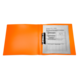 Ein offener orangefarbener Ordner mit einem Dokument, das Informationen und Tabellen enthält.