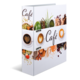 Ein Café-Menü mit einer dekorativen Front, die verschiedene Zutaten und Getränke zeigt, darunter Kaffee mit Herzmuster.