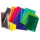 Bunte Kunststoffordner in verschiedenen Farben, angeordnet in einer Überlappung, um die Vielfalt der Farben zu zeigen.