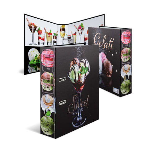 Ein Menü mit verschiedenen Desserts und Eissorten, präsentiert in einem dreifaltigen Layout mit Bildern von Eiscreme und Süßspeisen.