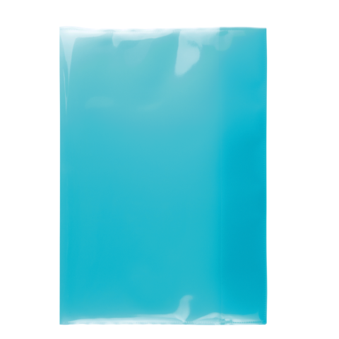 Ein leuchtend blauer, transparenter Kunststoffumschlag, der flach auf einer Oberfläche liegt.